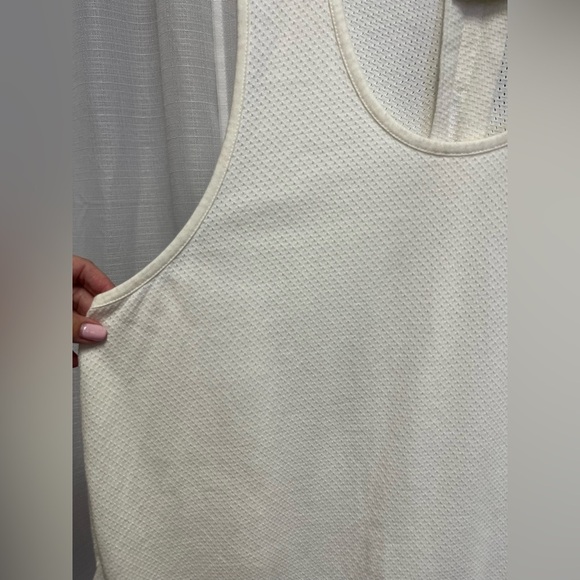 Varley textured cream high - low Tank | size Large - Picture 2 of 6